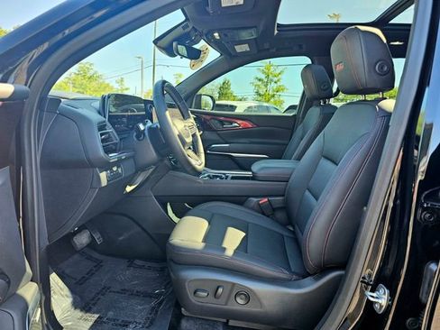 Used 2025 Chevrolet Traverse Z71 w/ Enhanced Driving Package AWD/4WD image 18