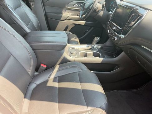 Used 2019 Chevrolet Traverse Premier w/ Driver Confidence II Package FWD image 9