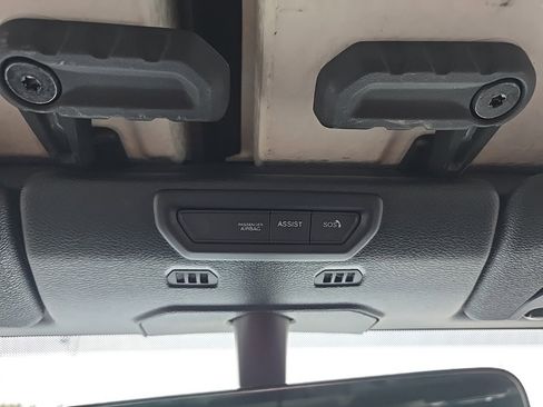 Certified 2023 Jeep Gladiator Willys image 33