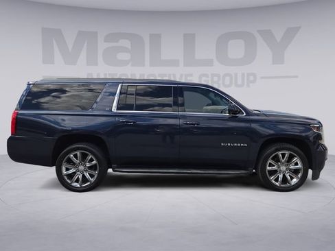Used 2017 Chevrolet Suburban LT AWD/4WD image 6