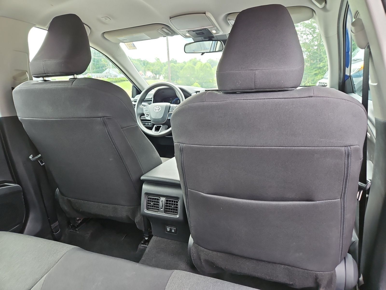 Used 2025 Toyota Camry LE FWD image 18