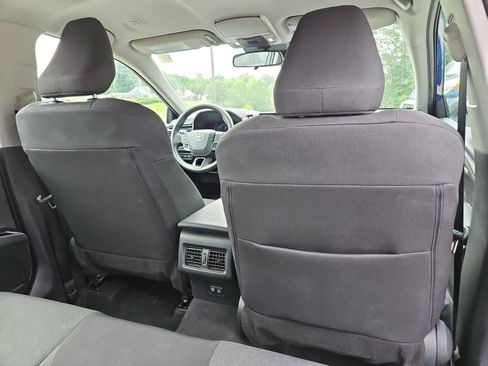 Used 2025 Toyota Camry LE FWD image 18