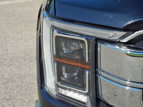 Used 2021 Ford F150 Lariat w/ Equipment Group 502A High AWD/4WD image 9