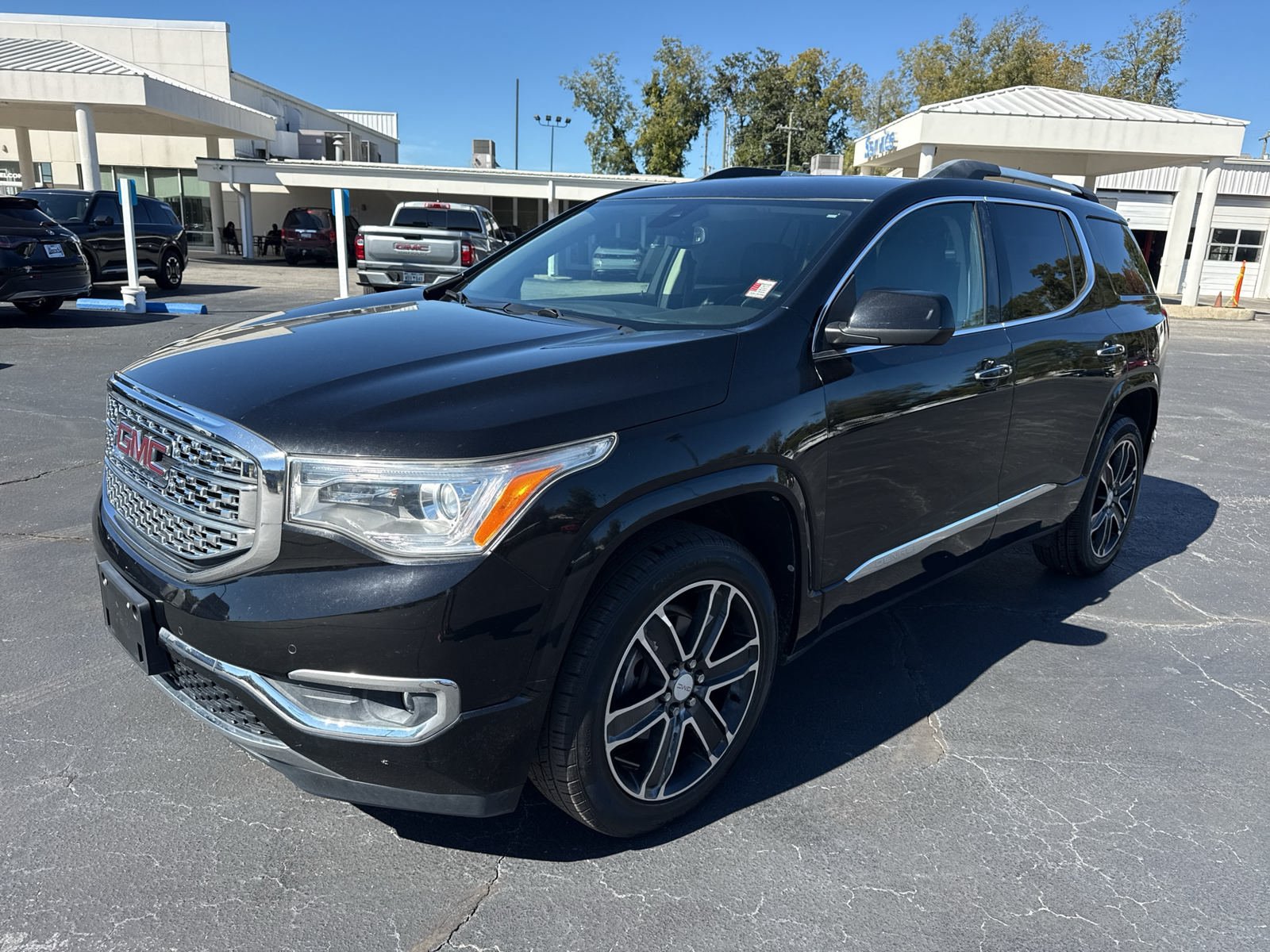 Used 2019 GMC Acadia Denali AWD/4WD image 3