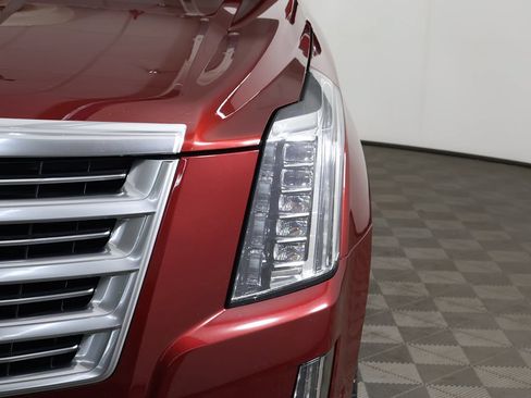 Used 2019 Cadillac Escalade Platinum AWD/4WD image 22