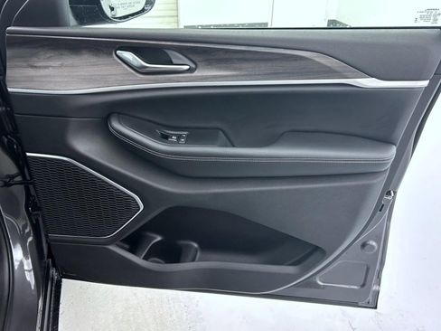 New 2026 Jeep Grand Cherokee L Limited image 16