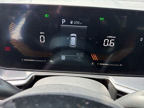 Used 2024 Kia Sorento S FWD image 7