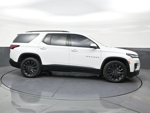 Used 2022 Chevrolet Traverse RS FWD image 6