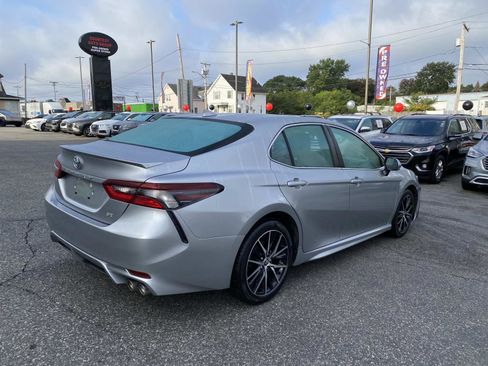 Used 2023 Toyota Camry SE image 6