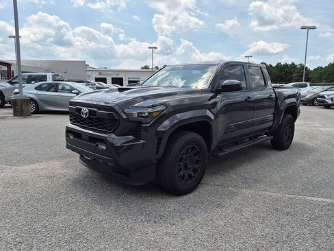 Used 2025 Toyota Tacoma TRD Sport RWD image 7