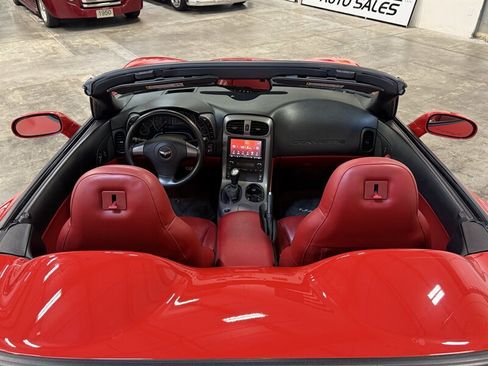 Used 2006 Chevrolet Corvette Convertible w/ Preferred Equipment Group RWD image 13