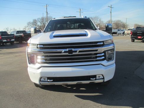 Used 2020 Chevrolet Silverado 2500 High Country w/ Z71 Off-Road Package image 13