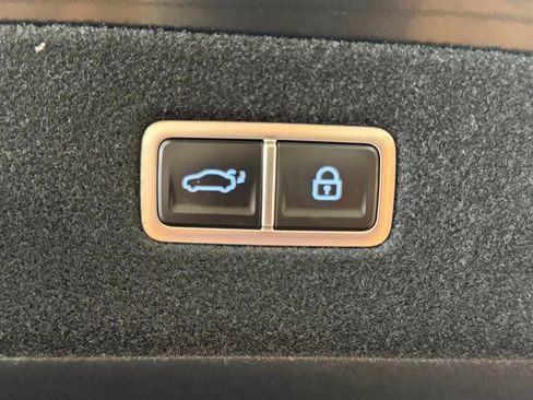 Used 2024 Genesis G90 3.5T AWD/4WD image 25