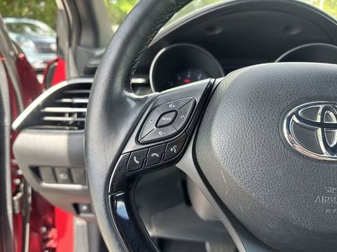 Used 2018 Toyota C-HR XLE FWD image 16