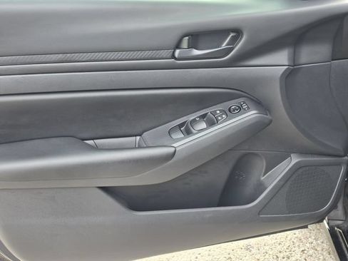Certified 2025 Nissan Altima 2.5 S FWD image 16