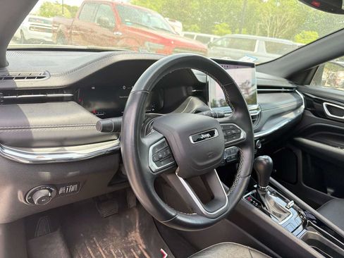 Used 2022 Jeep Compass High Altitude AWD/4WD image 11