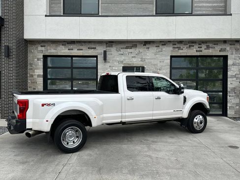 Used 2017 Ford F450 Platinum w/ Platinum Ultimate Package AWD/4WD image 3