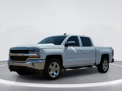 Used 2018 Chevrolet Silverado 1500 LT w/ LT Eassist Package AWD/4WD image 2