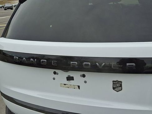 Used 2023 Land Rover Range Rover SE image 32