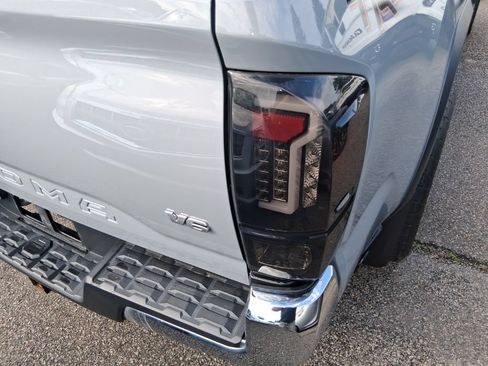 Used 2021 Toyota Tacoma TRD Off-Road AWD/4WD image 5