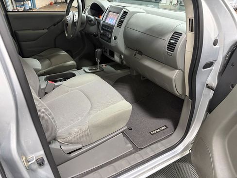 Used 2021 Nissan Frontier S AWD/4WD image 14
