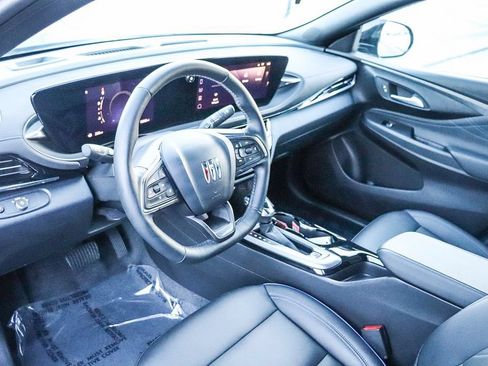Used 2025 Buick Envista Sport Touring w/ Convenience I Package FWD image 22