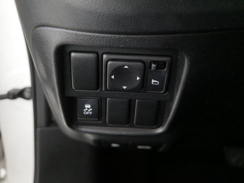 Used 2015 Nissan Juke S image 26