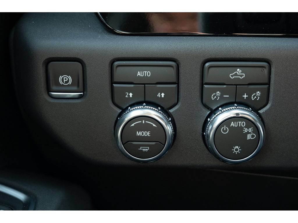 New 2026 GMC Sierra 1500 SLE w/ Preferred Package AWD/4WD image 30