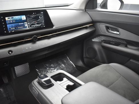 Used 2023 Nissan Ariya AWD image 33