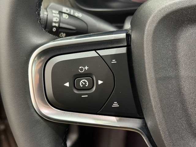 Used 2023 Volvo XC40 B5 Ultimate w/ Climate Package AWD/4WD image 16