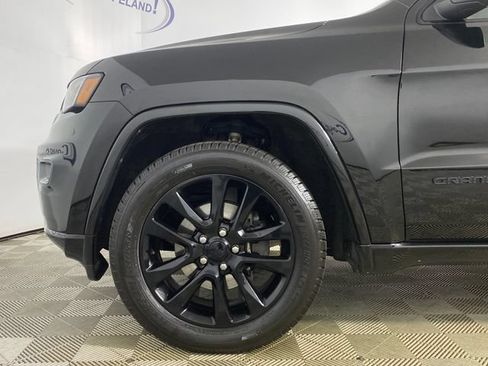 Used 2020 Jeep Grand Cherokee Altitude AWD/4WD image 29