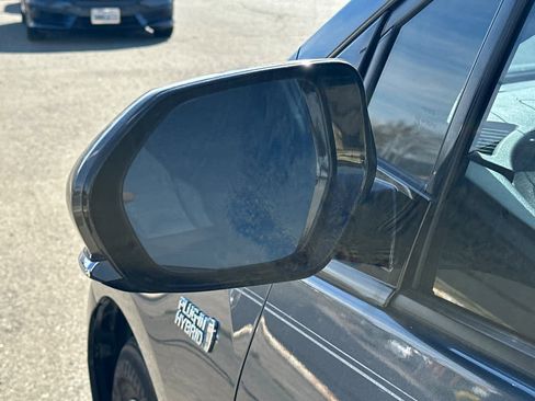 Used 2017 Toyota Prius Prime Plus image 8