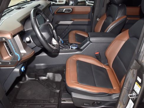 Used 2023 Ford Bronco Outer Banks AWD/4WD image 13
