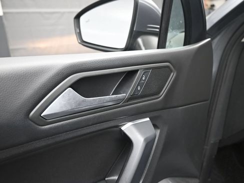 Used 2019 Volkswagen Tiguan SE w/ Panoramic Sunroof Package AWD/4WD image 23