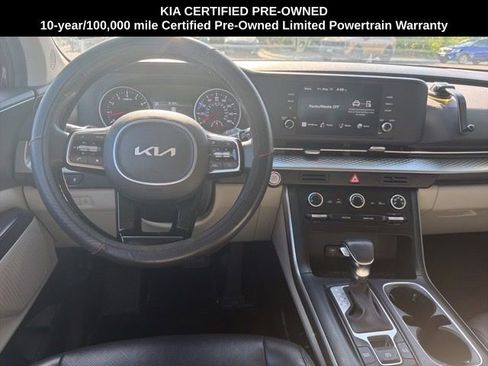 Used 2024 Kia Carnival LX FWD image 17