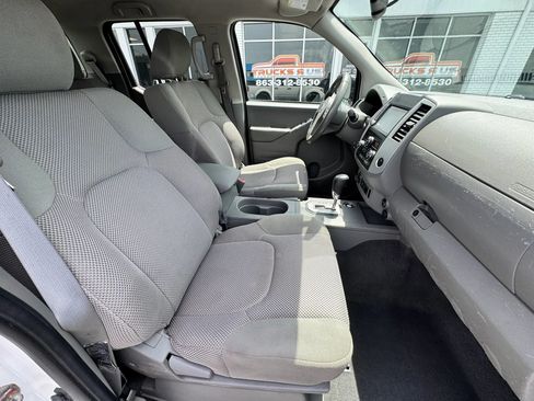 Used 2020 Nissan Frontier SV w/ Midnight Edition Floor Mats AWD/4WD image 7