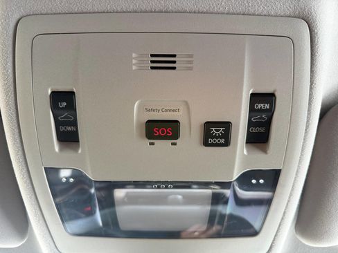 Used 2017 Lexus ES 350 Base 4dr Sedan w/ Luxury Package image 17