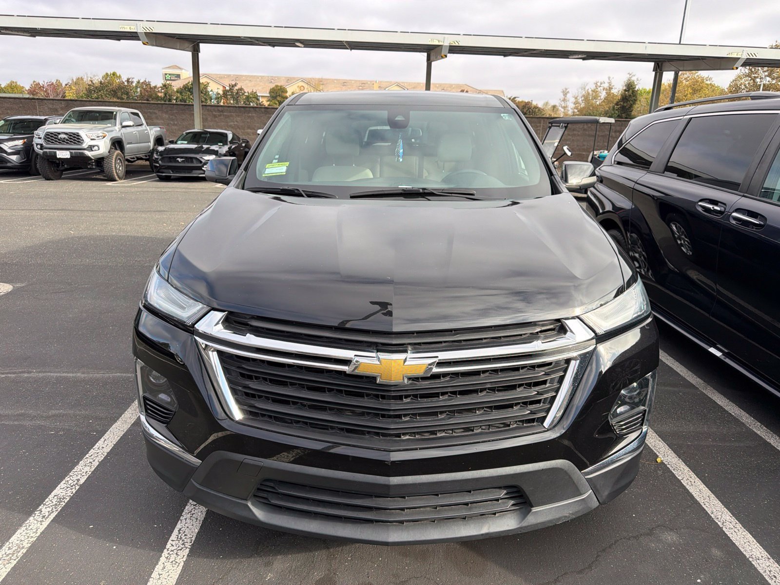 Used 2023 Chevrolet Traverse LS AWD/4WD image 3