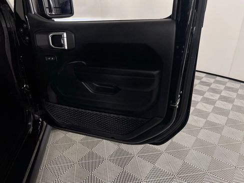 Used 2021 Jeep Wrangler Unlimited Rubicon image 33