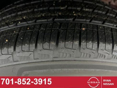 New 2025 Nissan Pathfinder Platinum image 14