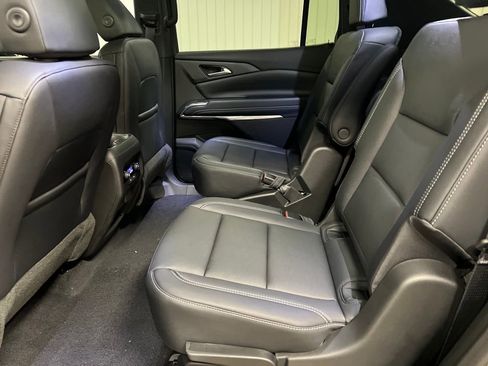 New 2026 Chevrolet Traverse LT w/ Sun and Wheel Package image 13