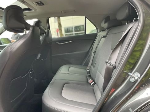 Used 2025 Kia Niro EX Touring image 22