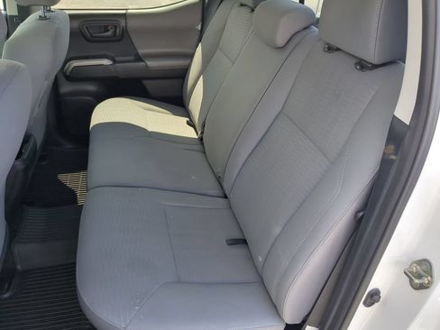 Used 2019 Toyota Tacoma SR5 RWD image 17
