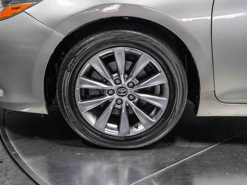 Certified 2016 Toyota Camry XLE w/ Moonroof Package FWD image 9