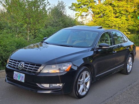Used 2014 Volkswagen Passat TDI SE FWD image 25