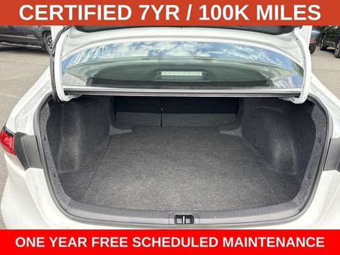 Used 2025 Toyota Corolla SE FWD image 12