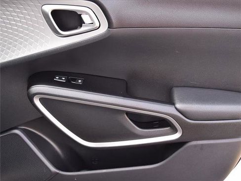 Used 2023 Kia Soul S image 23