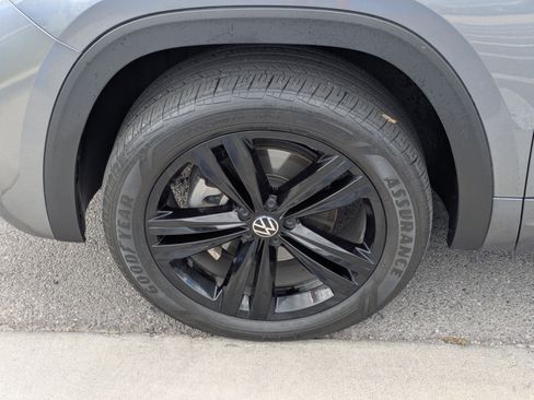Used 2023 Volkswagen Atlas SEL R-Line AWD/4WD image 14