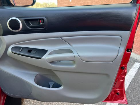 Used 2015 Toyota Tacoma 4x4 Double Cab w/ TRD Sport Package image 16