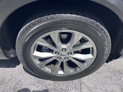 Used 2021 Ford Explorer Limited w/ Equipment Group 301A AWD/4WD image 20